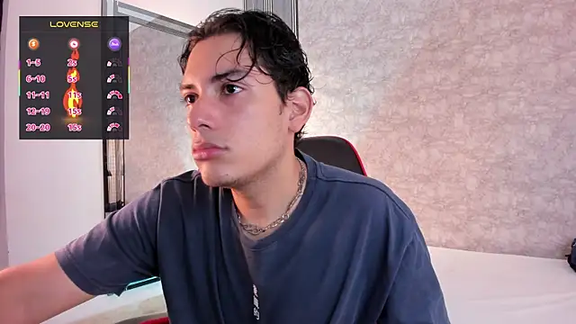 Snapshot of TheoHart_ chatting on November 2025 12:05:01 PM TheoHart online show from November 2025 12:05:01 PM