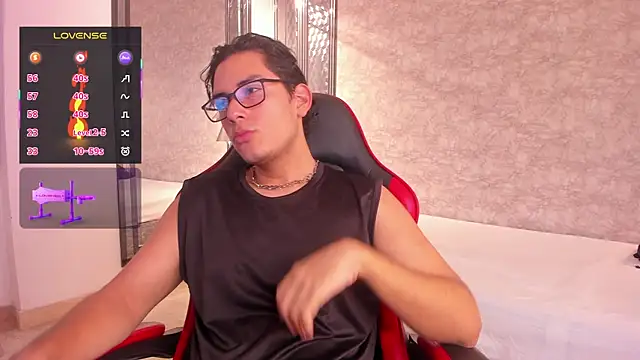 Snapshot of TheoHart_ chatting on November 2025 12:18:01 PM TheoHart online show from November 2025 12:18:01 PM