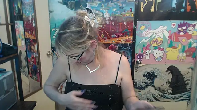 Savanah Banana  online show from November 2025 10:41:02 PM