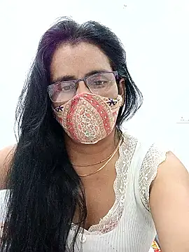 sanjana077 online show from April 2026 05:02:02 PM