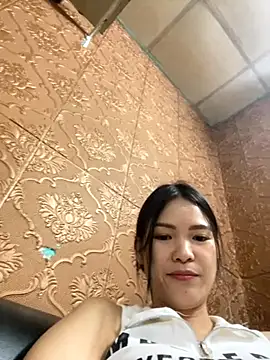 Snapshot of Beolulu chatting on November 2025 12:38:01 PM Beolulu online show from November 2025 12:38:01 PM