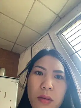 Snapshot of Beolulu chatting on November 2025 02:32:01 AM Beolulu online show from November 2025 02:32:01 AM