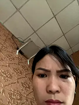 Snapshot of Beolulu chatting on November 2025 08:42:01 AM Beolulu online show from November 2025 08:42:01 AM