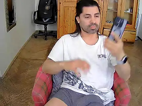 CharlyHemax online show from April 2026 03:15:02 PM