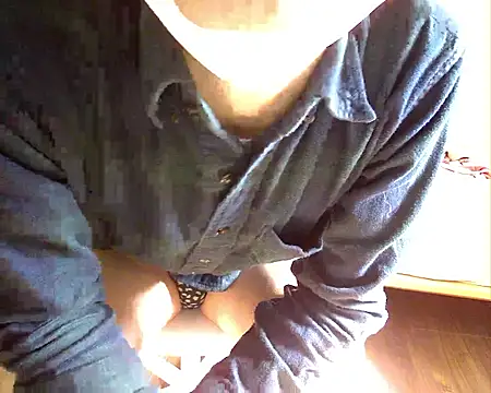 Snapshot of Taro070 chatting on February 2026 01:07:02 AM Taro070 online show from February 2026 01:07:02 AM