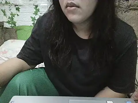 Snapshot of fluffy_raa chatting on April 2026 05:19:08 AM fluffy raa online show from April 2026 05:19:08 AM