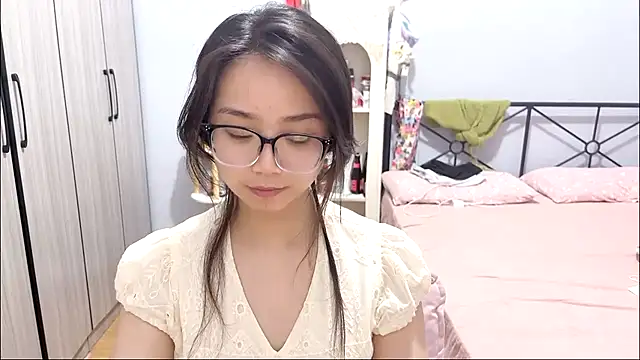 Hmm 0303 online show from April 2026 07:58:02 PM