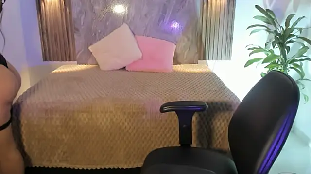 Kate owens2 online show from November 2025 07:12:01 PM