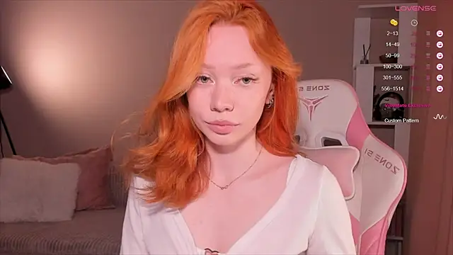 Snapshot of Elisahsthetics chatting on April 2026 12:19:02 AM Elisahsthetics online show from April 2026 12:19:02 AM