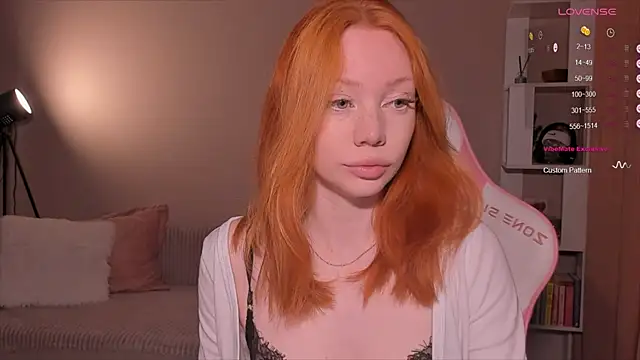 Snapshot of Elisahsthetics chatting on April 2026 12:16:02 AM Elisahsthetics online show from April 2026 12:16:02 AM