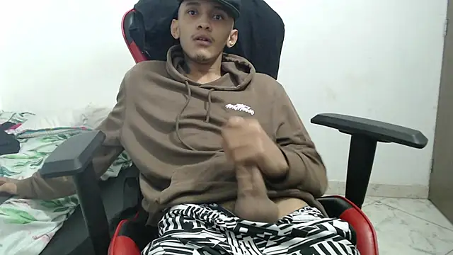 Snapshot of thebesthot chatting on December 2025 08:19:01 AM thebesthot online show from December 2025 08:19:01 AM