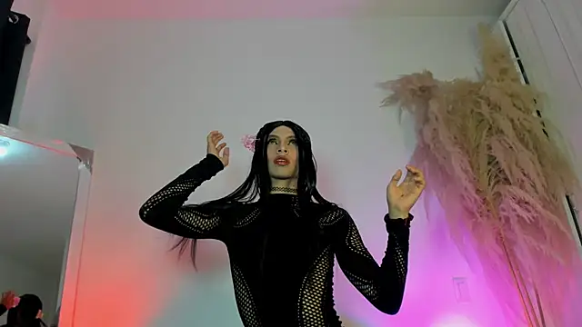 Snapshot of Dominique_Rae chatting on November 2025 02:38:01 PM Dominique Rae online show from November 2025 02:38:01 PM