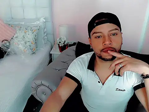 Snapshot of sebastian_cruz_ chatting on November 2025 07:13:01 PM sebastian cruz online show from November 2025 07:13:01 PM