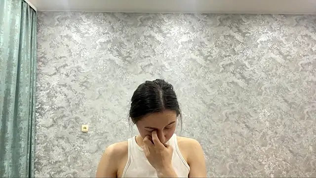 Snapshot of SofiYong chatting on November 2025 05:45:02 PM SofiYong online show from November 2025 05:45:02 PM