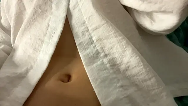 Snapshot of SofiYong chatting on November 2025 05:48:01 PM SofiYong online show from November 2025 05:48:01 PM