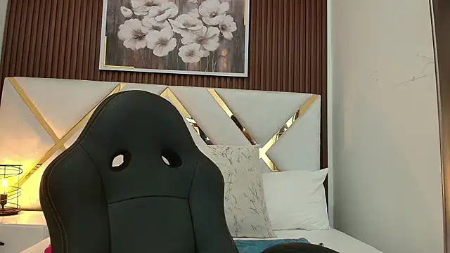 Snapshot of _Aliya_ chatting on November 2025 02:51:01 PM Aliya online show from November 2025 02:51:01 PM