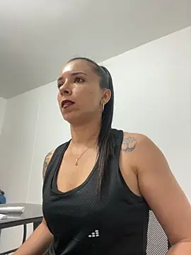 Snapshot of Vicky_ro chatting on November 2025 10:52:02 PM Vicky ro online show from November 2025 10:52:02 PM