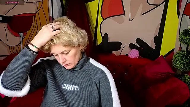 Snapshot of AmaraNights chatting on November 2025 01:05:02 AM AmaraNights online show from November 2025 01:05:02 AM