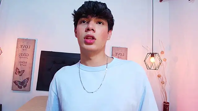 Snapshot of Isaac_Kurtt chatting on November 2025 08:52:01 PM Isaac Kurtt online show from November 2025 08:52:01 PM