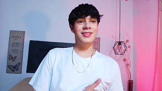 Snapshot of Isaac_Kurtt chatting on November 2025 07:56:01 PM Isaac Kurtt online show from November 2025 07:56:01 PM