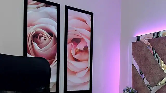 Snapshot of ScarlettSinclairr chatting on December 2025 03:45:02 AM ScarlettSinclairr online show from December 2025 03:45:02 AM