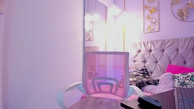 Snapshot of Sharktitiare_ chatting on November 2025 03:38:01 AM Sharktitiare online show from November 2025 03:38:01 AM