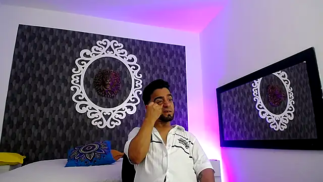 Dereck Jhonsonn online show from November 2025 08:31:01 PM