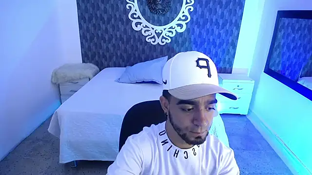 Dereck Jhonsonn online show from November 2025 06:04:02 PM