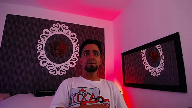 Dereck Jhonsonn online show from November 2025 08:30:02 PM