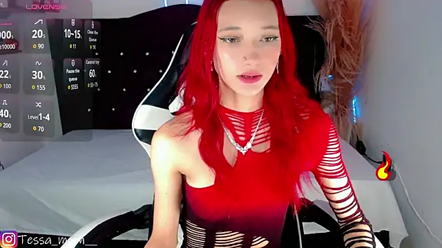 Tessa Moon  online show from November 2025 09:03:02 PM