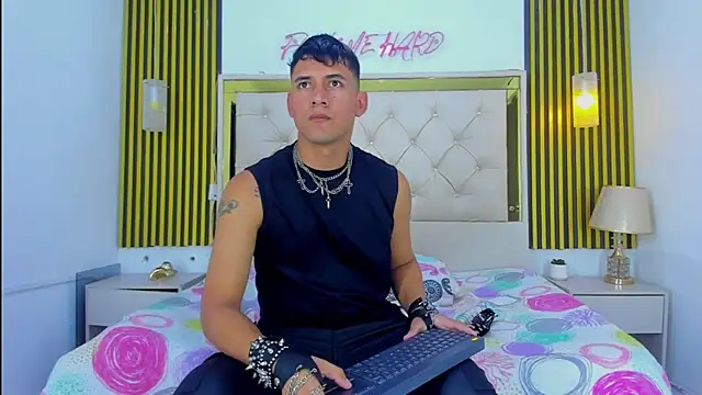 KEVIN MCKINLEY online show from November 2025 12:19:01 AM