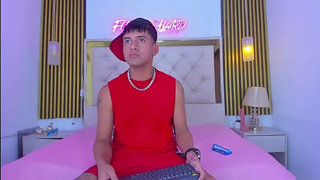 KEVIN MCKINLEY online show from November 2025 12:16:02 AM