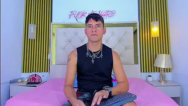 KEVIN MCKINLEY online show from November 2025 12:10:01 AM