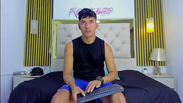 KEVIN MCKINLEY online show from November 2025 12:13:01 AM