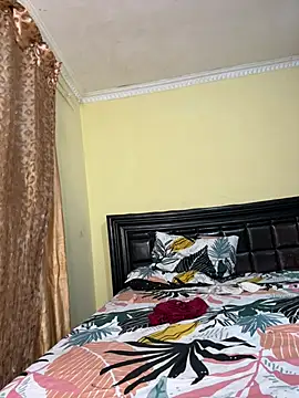 NiaLong21  online show from February 2026 11:55:02 PM