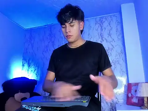 Valentino Lane online show from February 2026 02:30:02 AM