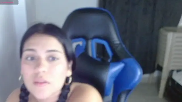 Snapshot of Alexita2121 chatting on November 2025 04:56:02 AM Alexita2121 online show from November 2025 04:56:02 AM