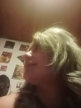 Snapshot of Hollywouldd chatting on November 2025 06:19:02 PM Hollywouldd online show from November 2025 06:19:02 PM