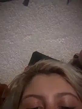 Snapshot of Hollywouldd chatting on November 2025 03:39:02 AM Hollywouldd online show from November 2025 03:39:02 AM