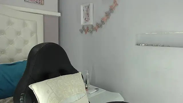 Snapshot of rossibaker chatting on November 2025 01:25:02 PM rossibaker online show from November 2025 01:25:02 PM