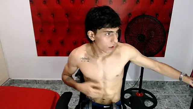 Snapshot of Bryant_Connor chatting on November 2025 03:39:01 AM Bryant Connor online show from November 2025 03:39:01 AM