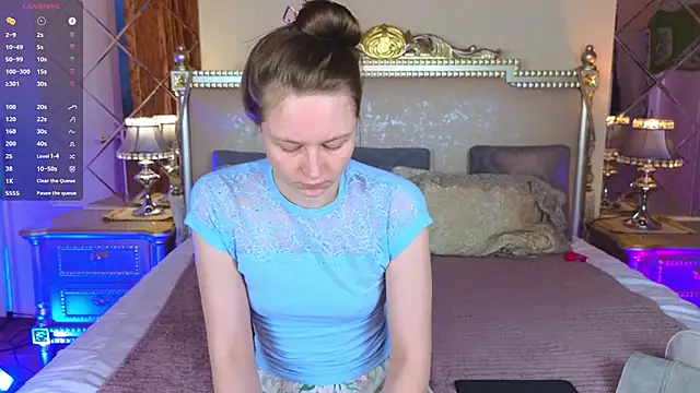 Snapshot of HolyBabyDoll chatting on November 2025 04:01:02 AM HolyBabyDoll online show from November 2025 04:01:02 AM