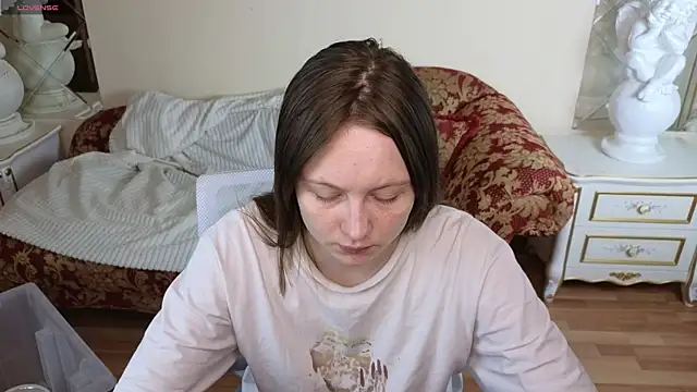 Snapshot of HolyBabyDoll chatting on November 2025 11:44:01 AM HolyBabyDoll online show from November 2025 11:44:01 AM