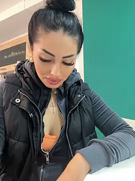 Victoria Bonie online show from November 2025 04:34:01 AM