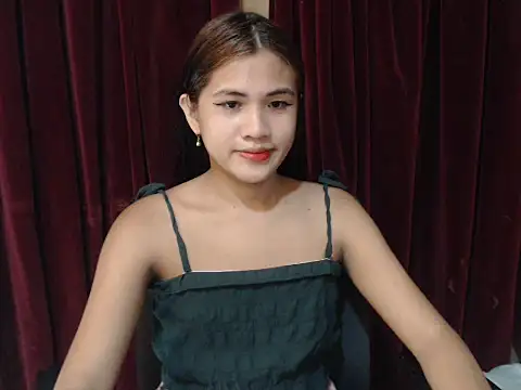 Snapshot of Rema_thebigcock chatting on April 2026 05:14:02 AM Rema thebigcock online show from April 2026 05:14:02 AM