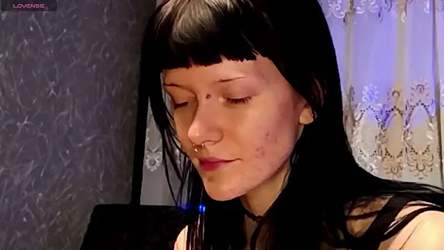 Snapshot of RoxyMetall chatting on November 2025 06:07:01 PM RoxyMetall online show from November 2025 06:07:01 PM