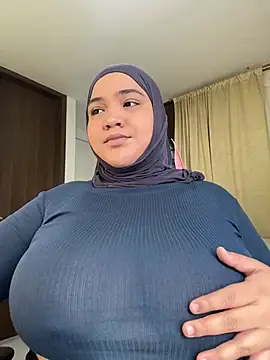 Snapshot of sweetmuslim01 chatting on May 2026 08:29:01 PM sweetmuslim01 online show from May 2026 08:29:01 PM