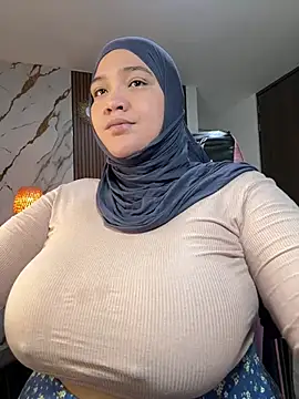 Snapshot of sweetmuslim01 chatting on June 2026 04:36:02 AM sweetmuslim01 online show from June 2026 04:36:02 AM