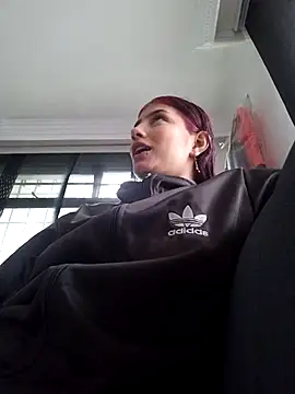 Snapshot of jov_and_thomas chatting on November 2025 04:25:01 PM jov and thomas online show from November 2025 04:25:01 PM