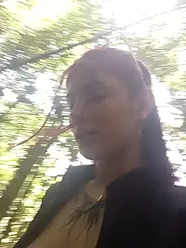 Snapshot of jov_and_thomas chatting on November 2025 06:01:02 PM jov and thomas online show from November 2025 06:01:02 PM